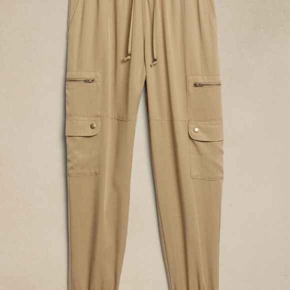 Banana Republic Factory Cargo Jogger Tan Size Medium - Picture 10 of 10